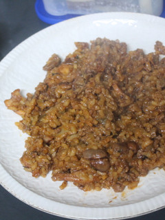 Una foto de Arroz con habas y pota