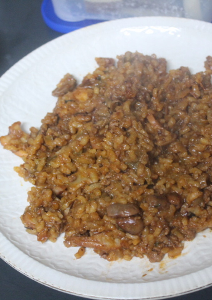 Una foto de Arroz con habas y pota