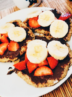 Una foto de Tortitas de plátano y avena