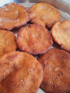 घारगे (gharge recipe in marathi) रेसिपी चे मुख्य फोटो