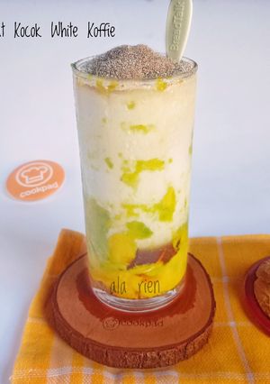Foto resep Es Alpukat Kocok White Koffie