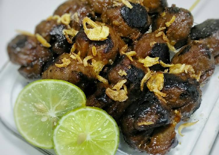 Cara Gampang Membuat Sate Bakso Bakar, Bisa Manjain Lidah