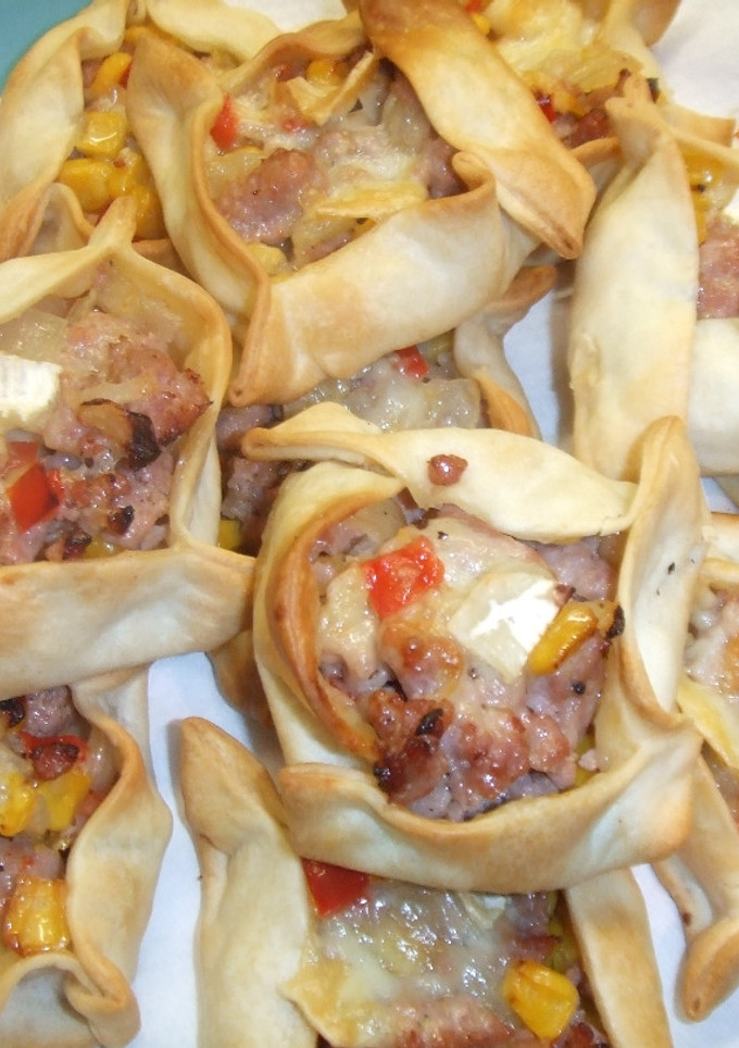 Una foto de Pastelitos de carne de salchicha y maíz