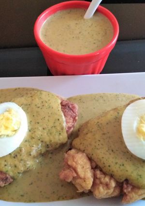Una foto de Yucas rellenas con crema de ocopa 👍🇵🇪