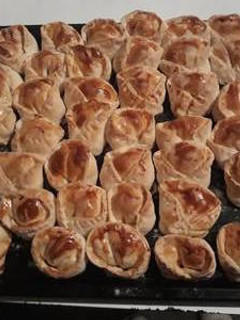 Una foto de Empanadas de jamón y queso 😊