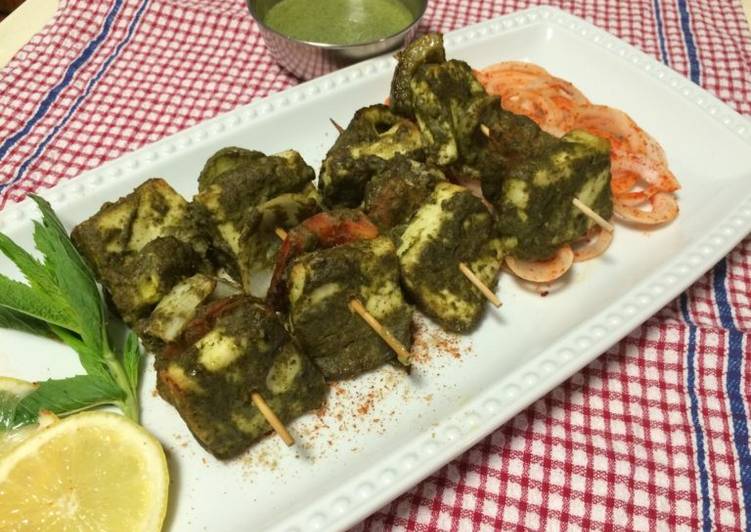 Hariyali Paneer Tikka / Grilled Cottage Cheese