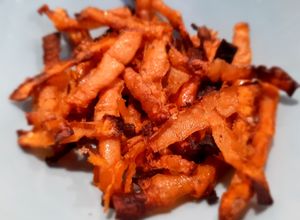 Une photo de Chips d'épluchures de carottes