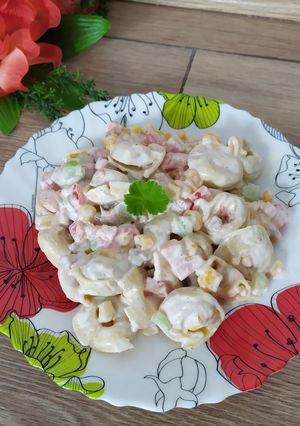 Zdjęcie przepisu Sałatka tortellini z grzybami.