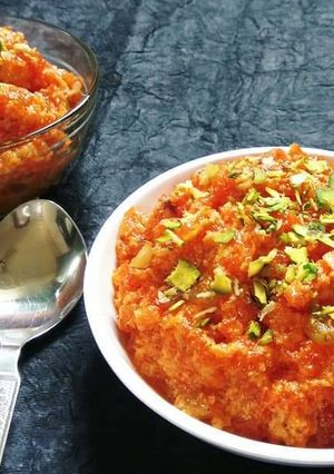 गाजर हलवा (Gajar halwa recipe in hindi) रेसिपी मुख्य फोटो