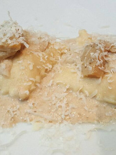 Una foto de Raviolis de boletus con salsa de hongos
