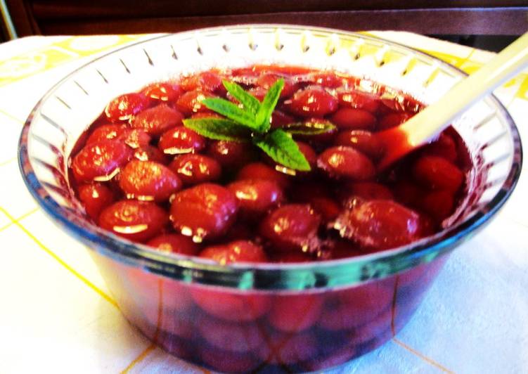 Compota fría de cerezas con sacarina - fácil