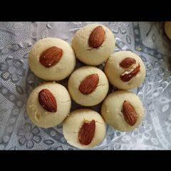 A picture of Almond Nan Khatai.