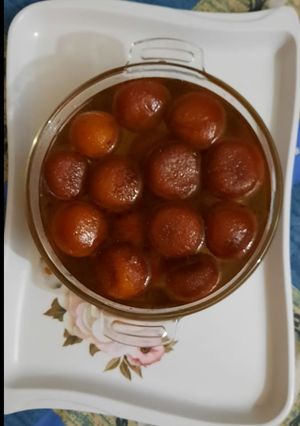 गुलाब जामुन (Gulab Jamun recipe in Hindi) रेसिपी मुख्य फोटो