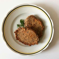 A picture of Red Beans Steaks.