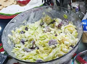 Una foto de Ensalada Navideña