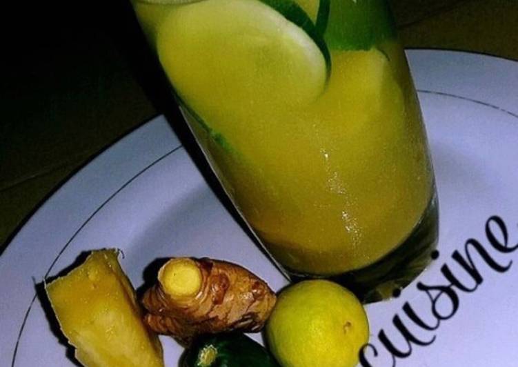 Steps to Make Quick Pineaple nd ginger juice