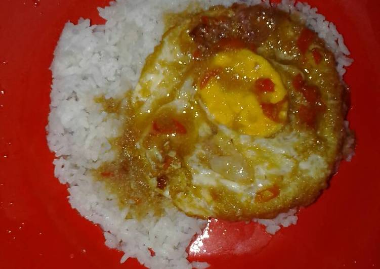 Resep Telor ceplok saus tiram Ala anak kos, Enak