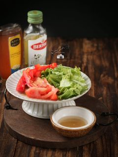 Foto resep Salad tomat dan sayuran with mexican dressing