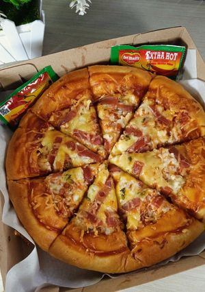 Foto resep Pizza smoked beef cheese extra moza / ide jualan, auto laris manis dan nagih