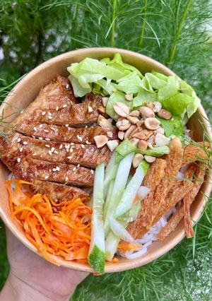 A picture of Vegan Grilled Rib Noodle Bowl.