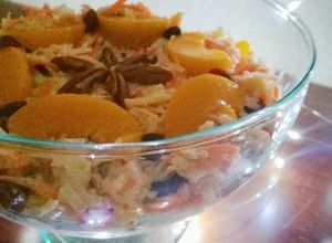 Una foto de Ensalada navideña con col 🥗🎄