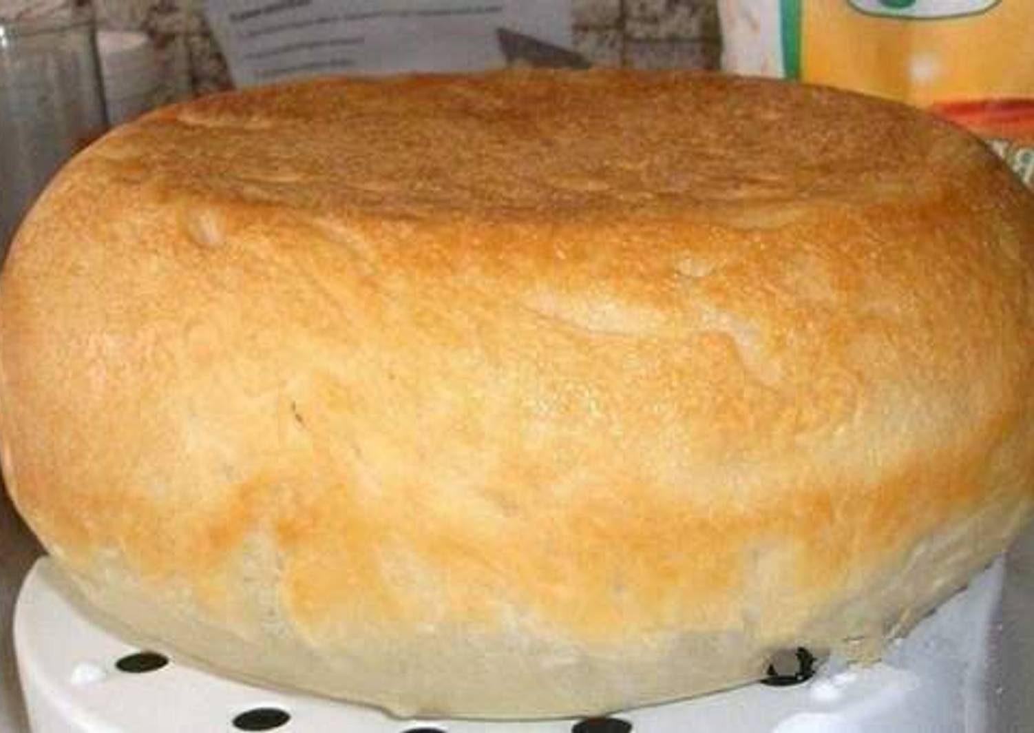 Белый хлеб на дрожжах рецепт. Хлеб домашний дрожжевой. Домашний хлеб в мультиварке. Белый хлеб в мультиварке. Домашний хлеб на дрожжах в духовке.