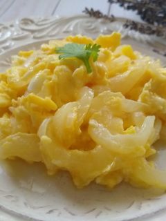 A picture of Taiwanese-Style Onion Scrambled Eggs.