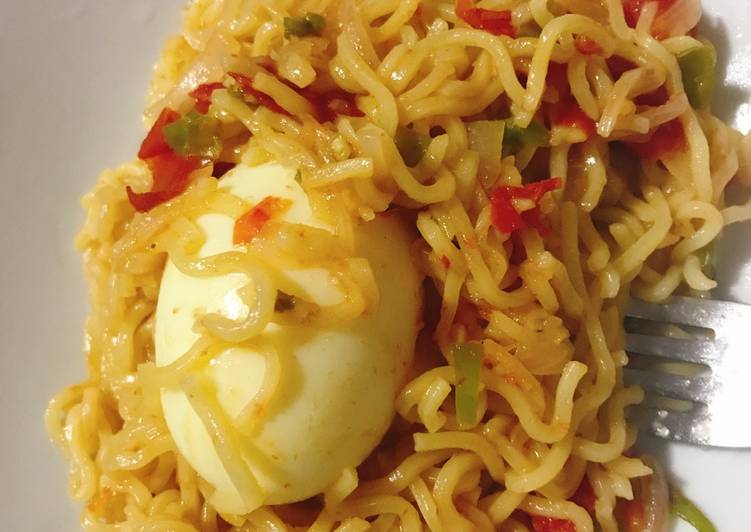 Recipe of Speedy Jollof noodles and egg