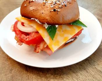 Best Recipe Everything Bagel Sandwich with Black Peppered Cream Cheese Very Delicious