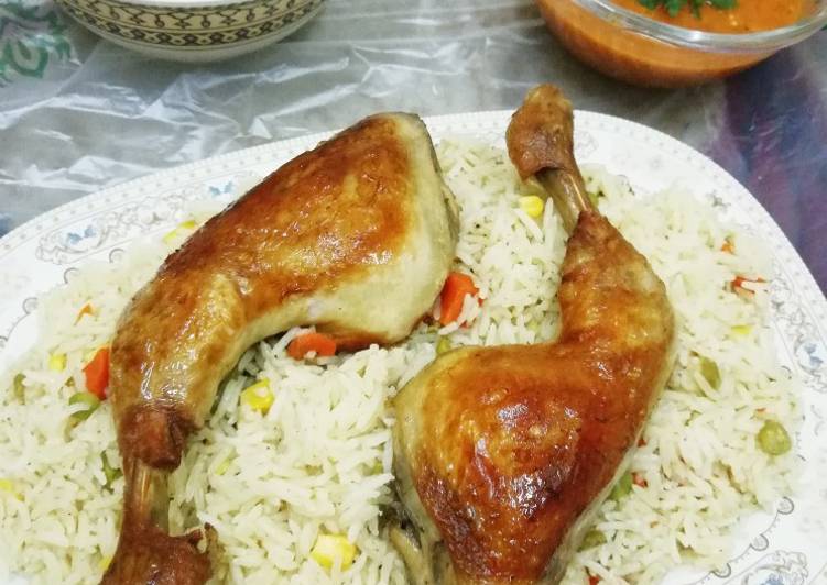 كبسة الفراخ مع الدقوس وسلطه الخيار