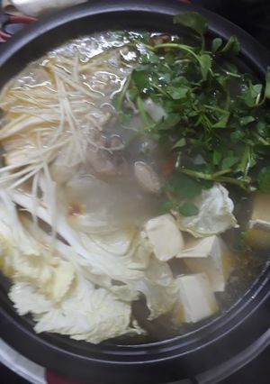 Hình của món Lẩu gà thuốc bắc.