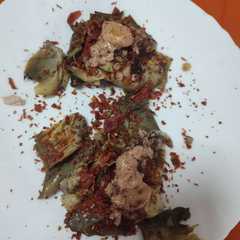 A picture of Corazones de alcachofa con virutas de jamón y foie.