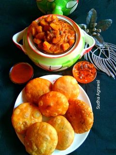 मूंग दाल खस्ता कचौड़ी (Moong dal khasta kachodi recipe in Hindi) रेसिपी मुख्य फोटो