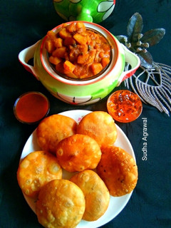 मूंग दाल खस्ता कचौड़ी (Moong dal khasta kachodi recipe in Hindi) रेसिपी मुख्य फोटो
