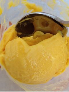 Una foto de Helado de mango light