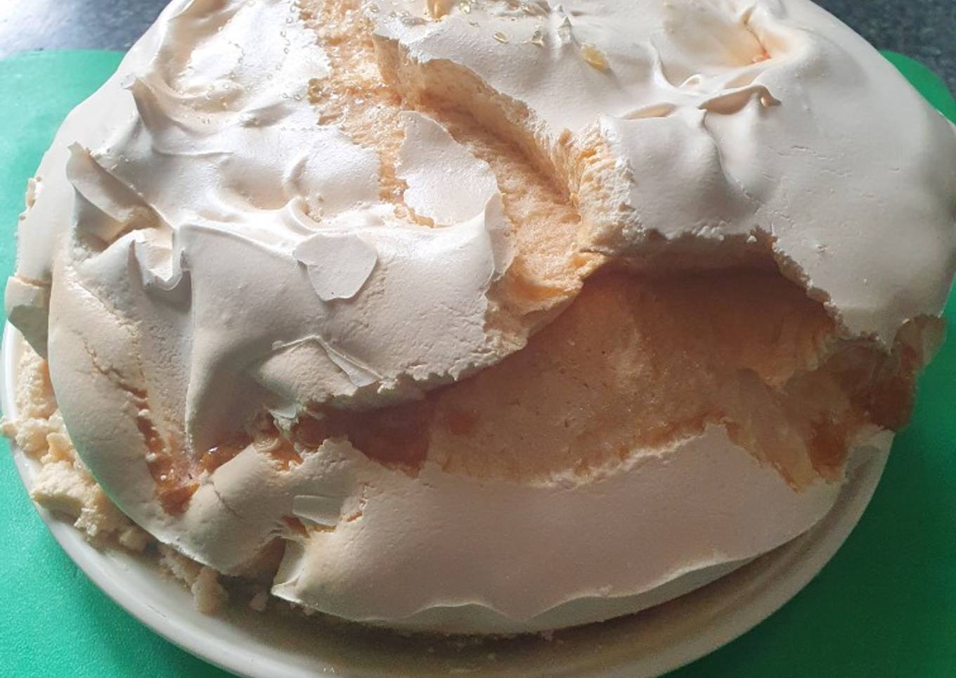Pavlova (Big French Meringue)
