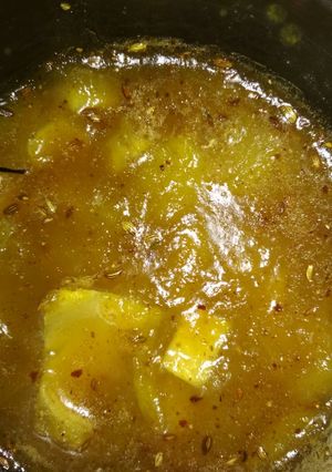 A picture of Mango chutney.