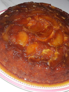 Una foto de Torta invertida de manzana 🍏♡