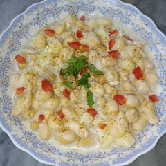 A picture of Dahi Pakoriyan.