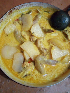 Foto resep Ayam kare kuning dan kentang ala rochma #yukkmaree