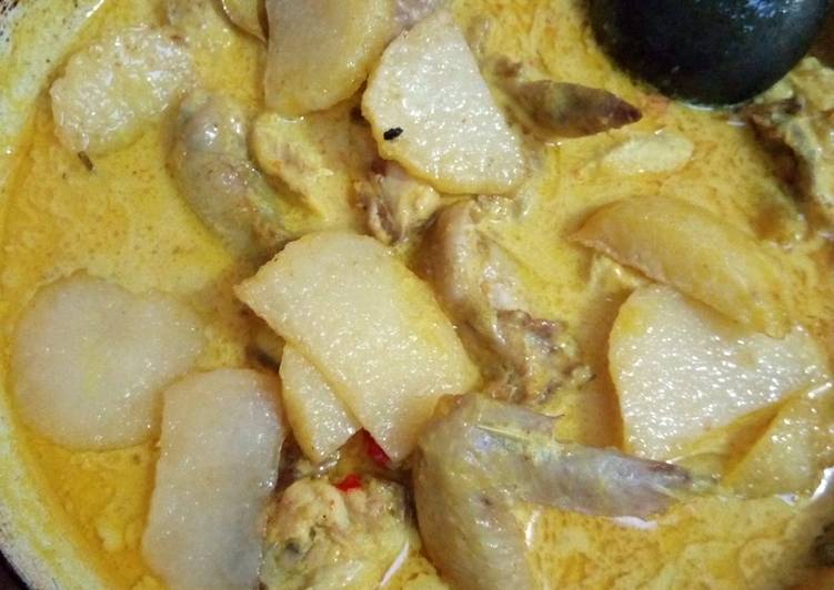 Ayam kare kuning dan kentang ala rochma #yukkmaree