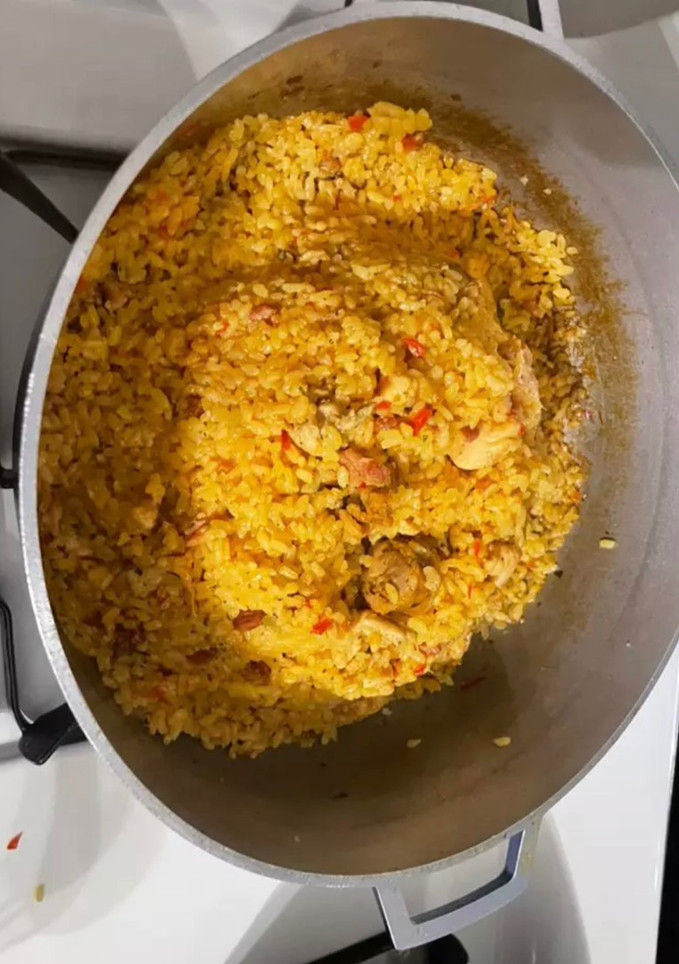 Una foto de Arroz con longaniza y pancetta