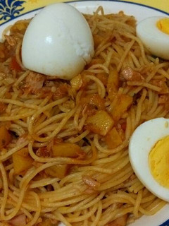 صورة لوصفة سباجيتي مع التونه والبطاطس