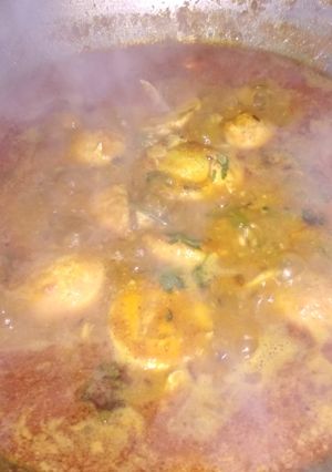 A picture of Egg curry.