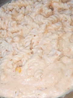 क्रीमी व्हाइट सॉस पास्ता(creamy white sauce pasta in hindi) रेसिपी मुख्य फोटो