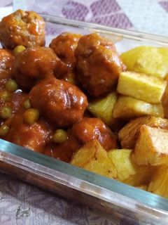 Una foto de Albóndigas con tomate