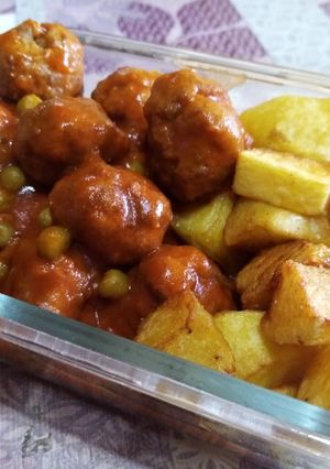 A picture of Meatballs with Tomato Sauce.