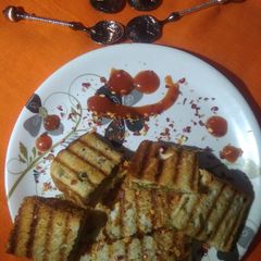 A picture of Cheese chutney sandwich.