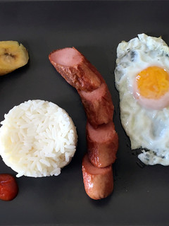 Una foto de Arroz a la cubana