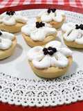 Crostatine con crema pasticcera e panna montata